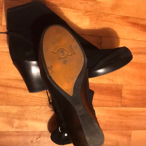 You by crocs wedge short suede boots size 8 - Picture 6 of 8